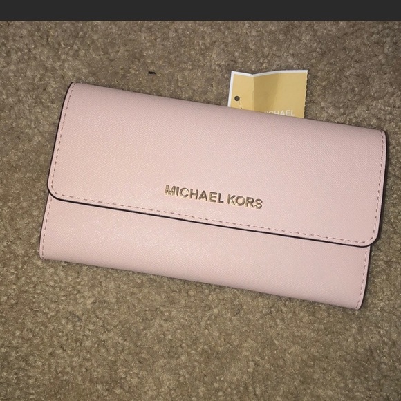 Michael Kors Handbags - NWT Michael Kors Wallet!